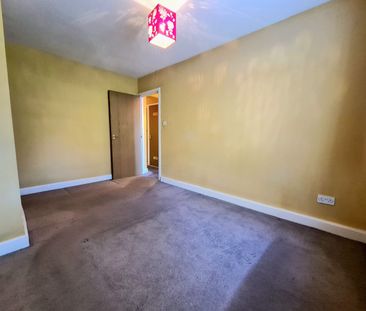 2 Bed Flat, Redmires Court, M5 - Photo 1