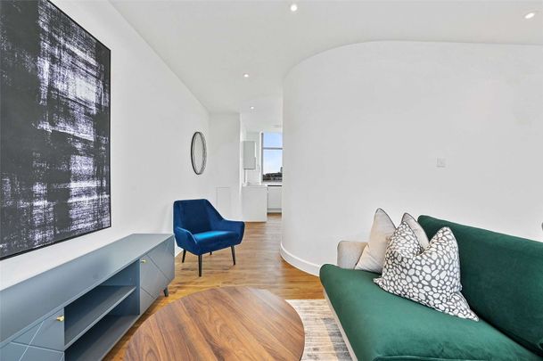 West Smithfield, London, EC1A 9HX - Photo 1