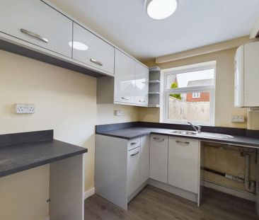 2 bedroom terraced house to rent - Photo 2