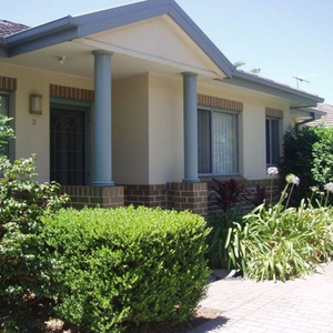 Modern & Spacious Villa In Convenient Locale - Photo 3