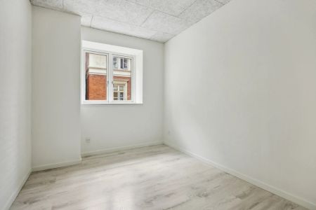 Gennemrenoveret 3-værelses lejlighed på Torvegade i Nørresundby - Photo 3