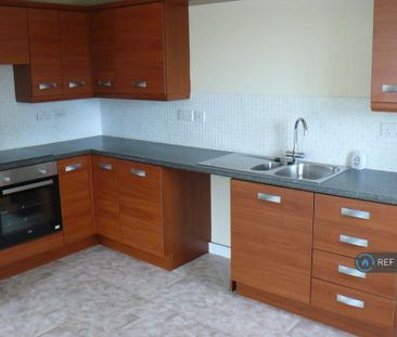 2 bedroom flat to rent - Photo 3