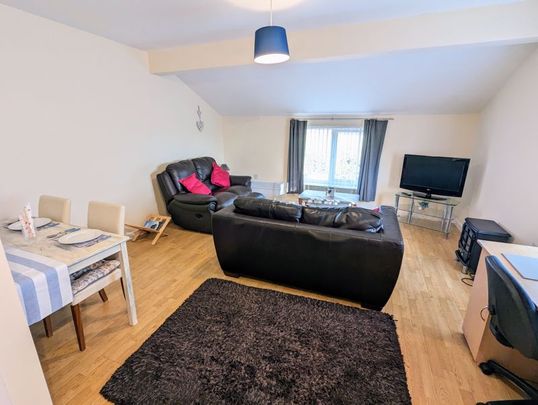 The Crescent, Montford Bridge, Shrewsbury, SY4 1EA - Photo 1