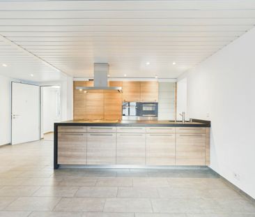 Grosszügige, lichtdurchflutete Wohnung mit Terrasse im Herzen des Dorfes - Photo 1