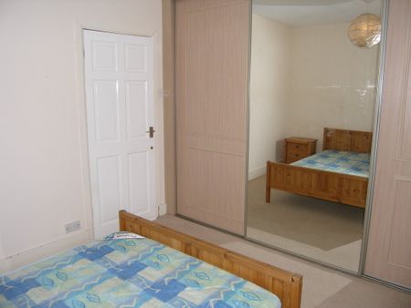 5 Bed Student Accommodation - Photo 3