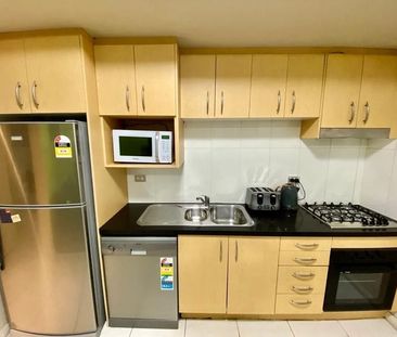 Modern Furnished 1-Bed + Study Next to UTS & Central Station - Photo 5