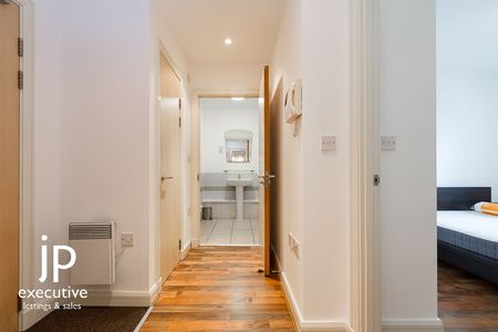 Cardiff, CF10 2HR - Photo 4