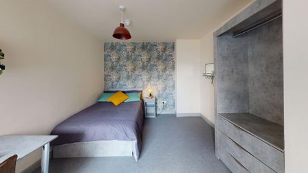 3 bedroom flat to rent - Photo 4