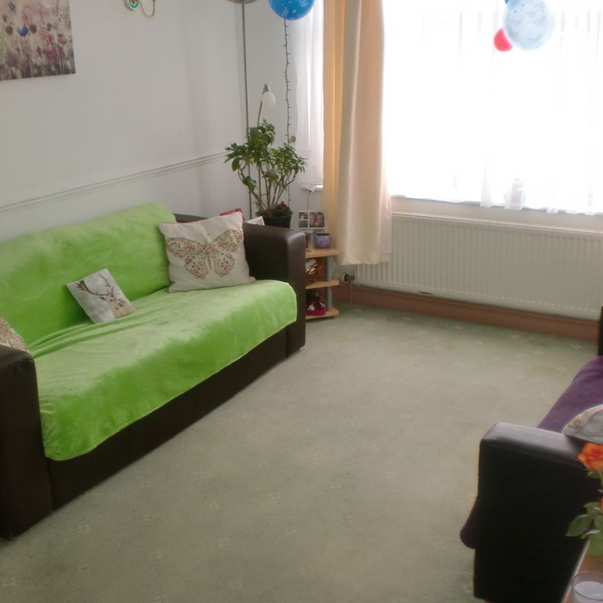 The Village Street, Burley, Leeds, LS4 2PR - Photo 1