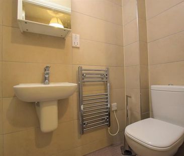 2 Bedroom Apartment To Let - Photo 5