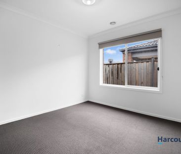 Beautiful Family home on Prime location and close to all the amenities - Photo 5