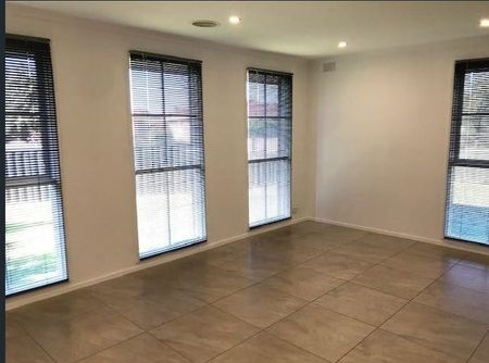 Cozy family home in central location! - Photo 5