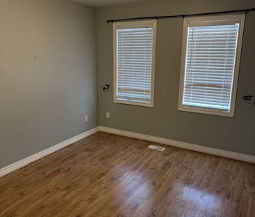 For Lease - 23 Robert Street, Wasaga Beach, Ontario - Photo 2