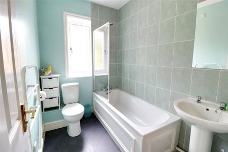 2 bedroom semi-detached house to rent - Photo 5