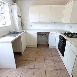 Field Avenue, Canterbury, CT1 1TR, Kent - Photo 3