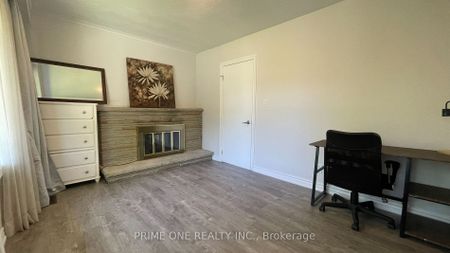 For Lease - 164 Meadowvale Road Unit# Main, Toronto, Ontario - Photo 4