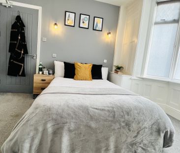 BEDROOM 5 – MEDIUM SINGLE WITH SHARED BATHROOM AND SEPERATE TOILET - Photo 4