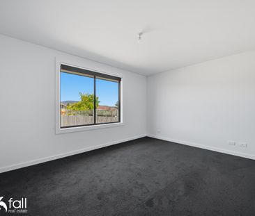 Renovated 3 Bedroom Home in Herdsmans Cove - Photo 4