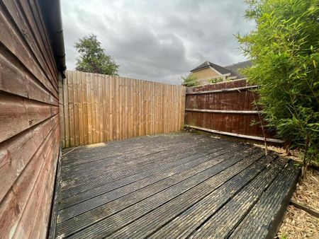 2 bedroom flat to rent - Photo 2