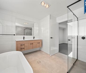 Welcome to your dream home! - Photo 1