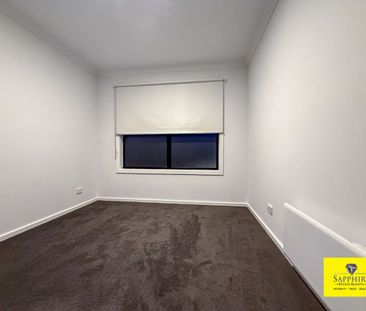 Modern Townhouse in Prime Wollert Location! Available Now! - Photo 1