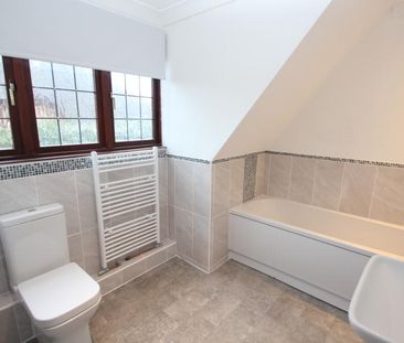 Fairlawn Park, Woking - 5 bedrooms Property for lettings - Seymours - Photo 2