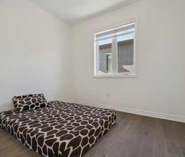 For Lease - 699 Newlove Street, Innisfil, Ontario - Photo 6