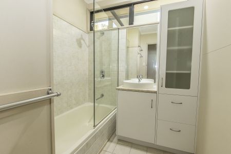 25 Payne Street, Mount Louisa - Photo 5