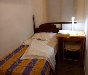 Carrer de Puiggarí, Barcelona, Catalonia 08014 - Photo 5