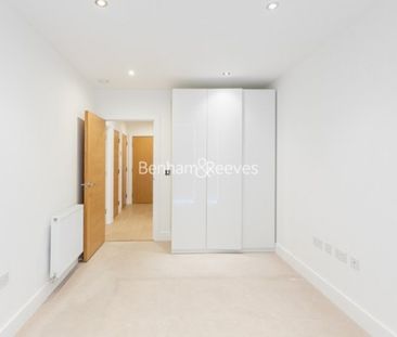 2 Bedroom flat to rent in Levett Square, Kew, TW9 - Photo 1