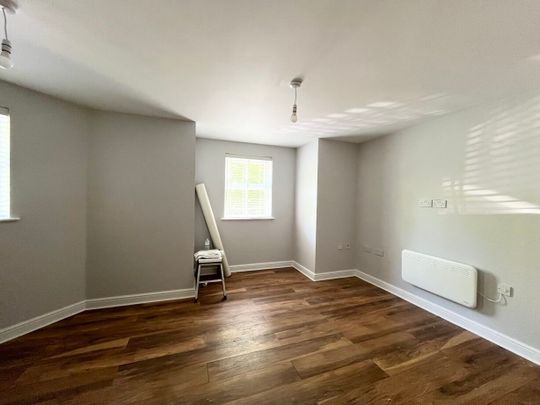 Woodland Walk, Aldershot, Hampshire, GU12 - Photo 1