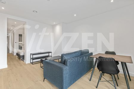 37 Clarendon Road, Watford - Photo 2