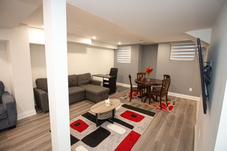 For Lease - 3915 Arvona Place, Mississauga, Ontario - Photo 2