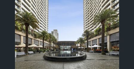 VERY POPULAR FORUM WEST BUILDING - Photo 2