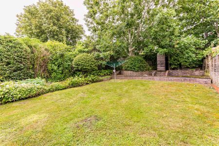 6 Bed Terraced House, The Crescent, BN2 - Photo 4