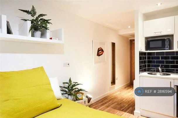 1 bedroom flat to rent - Photo 1
