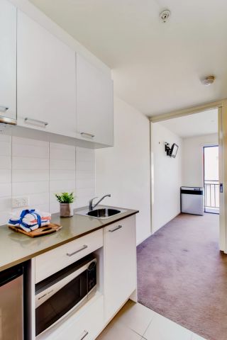 1 Bedroom with balcony - Photo 5