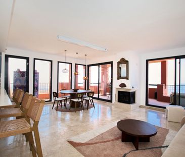 Alquiler de piso en Sitio de Calahonda - Photo 2