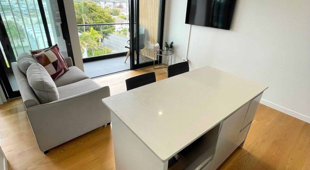 Fully Furnished 1 Bedroom, 1 Bathroom Apartment, 1 Car - Photo 1