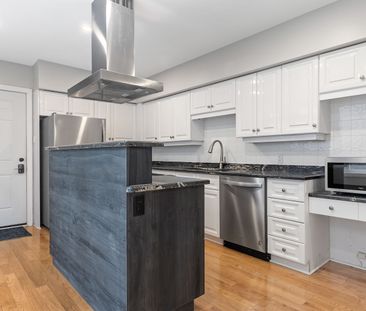 447 Green Avenue, Vanier North, Ottawa, ON - Photo 2