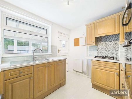 Howth Drive, Woodley, Reading, Berkshire, RG5 - Photo 5