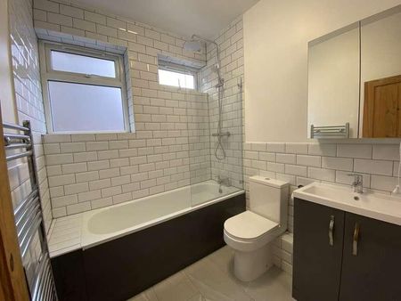 Haydon Park Road London, SW19 - Photo 5