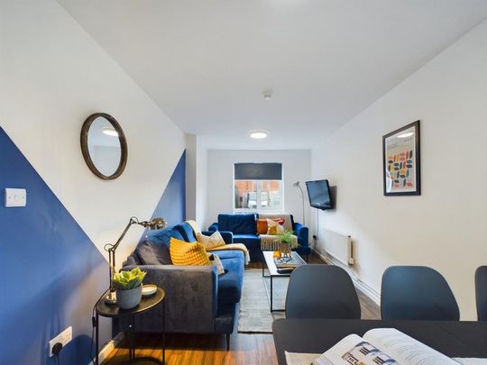 1 bedroom in a house share to rent - Photo 1