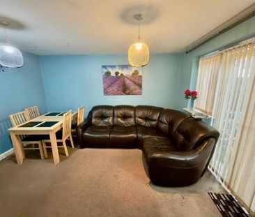 2 bedroom terraced house to rent - Photo 2