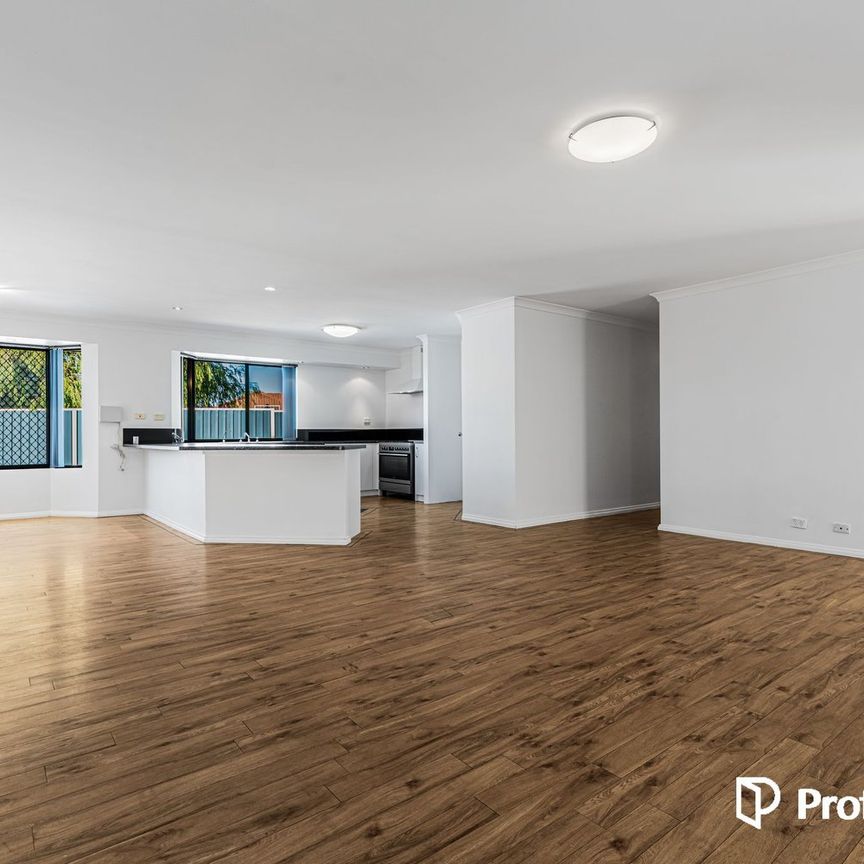 Spacious Family Home with Pool! - Photo 1