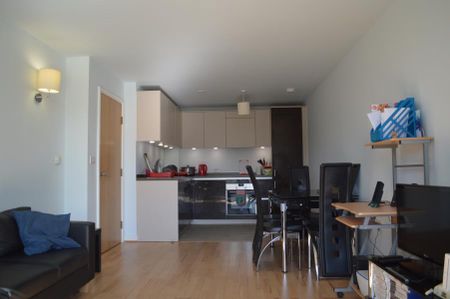 2 bedroom apartment to rent - Photo 4