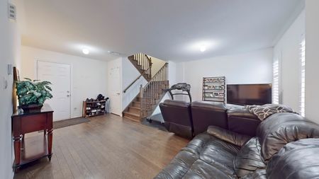 For Lease - 7 Cornerside Way, Whitby, Ontario - Photo 3