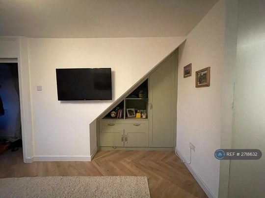 2 bedroom semi-detached house to rent - Photo 1