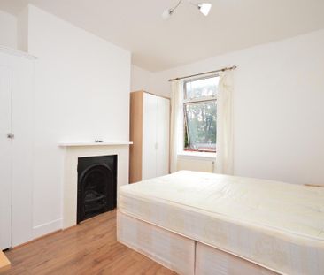 4 bedroom terraced house to rent - Photo 5