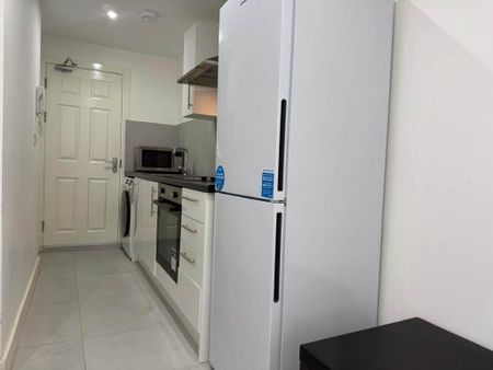 1 bedroom flat to rent - Photo 3